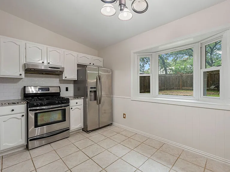 920 Acorn Oaks Dr — Photo 6