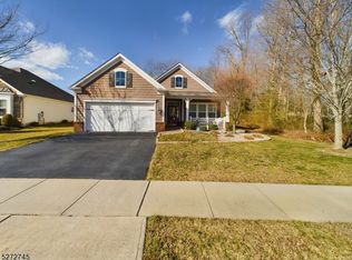 5 E Sistene Ct, Farmingdale, NJ 07727