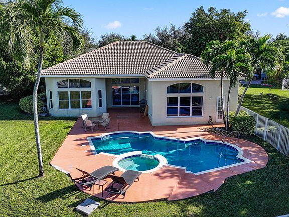 4th image of 6032 Indian Forest Circle