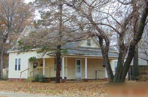 2nd image of 313 NW 2nd St