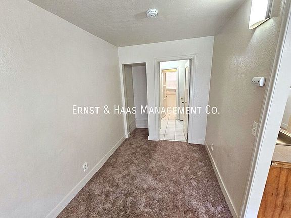 3rd image of 2035 Pine Ave APT 4