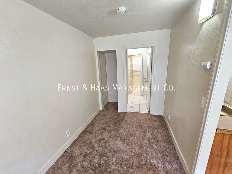 2035 Pine Ave #4 — Photo 3