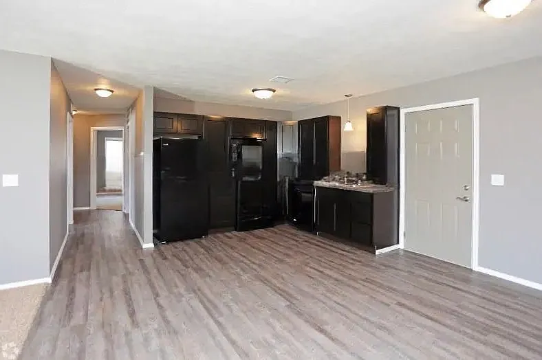 3 bed, 1290 sqft, $1,250 — Photo 3