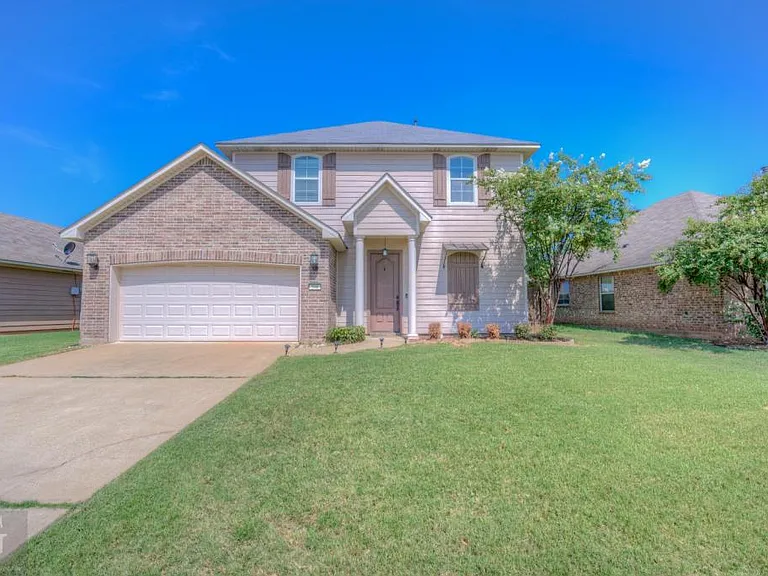 506 Linnhurst Dr — Photo 1