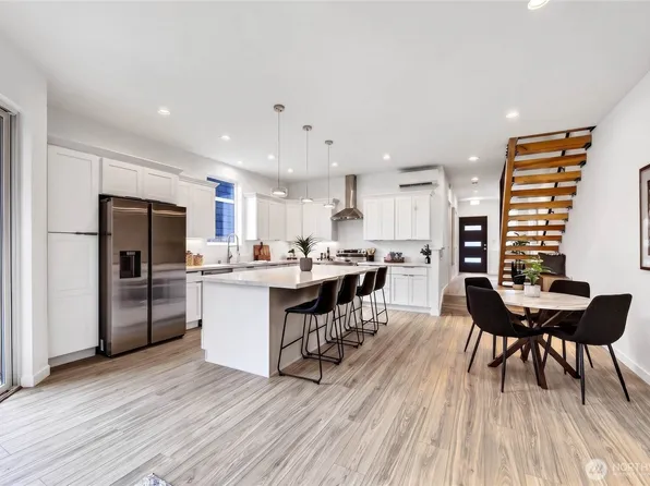 5039 41st Avenue SW #1, Seattle, WA 98136