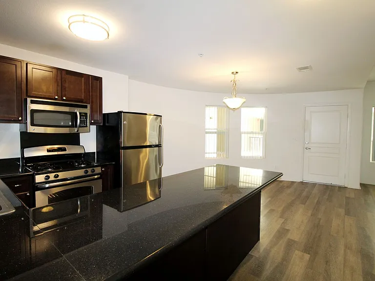 Harborview Apartments — Photo 26