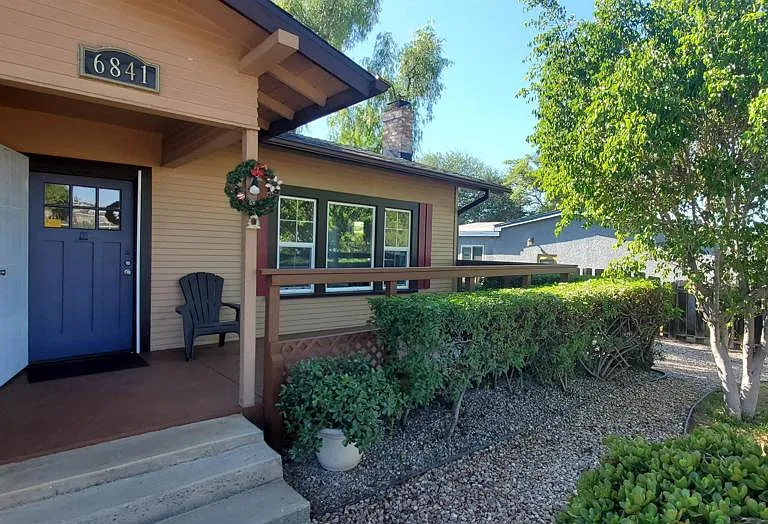 6841 Mohawk St — Photo 20