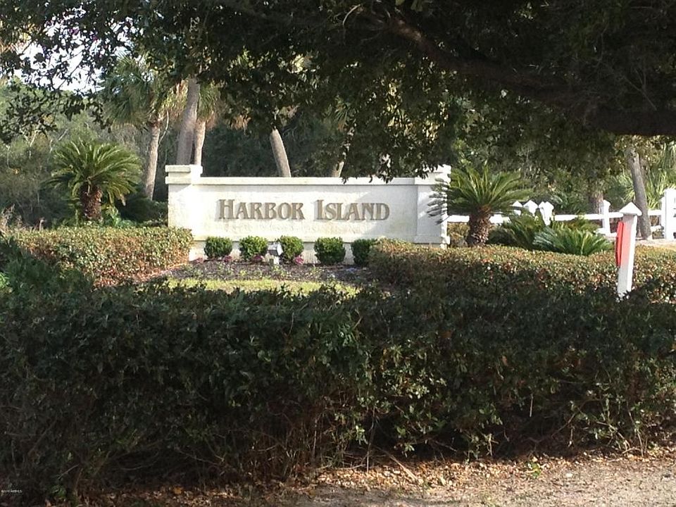 1st image of 18 Lakeview Ln