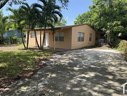 3 bed, 1304 sqft, $2,495 — Photo 2