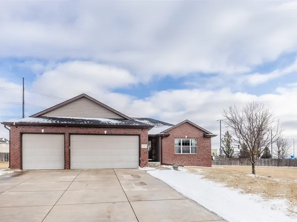 2555 Alana Ln, Lincoln, NE 68512