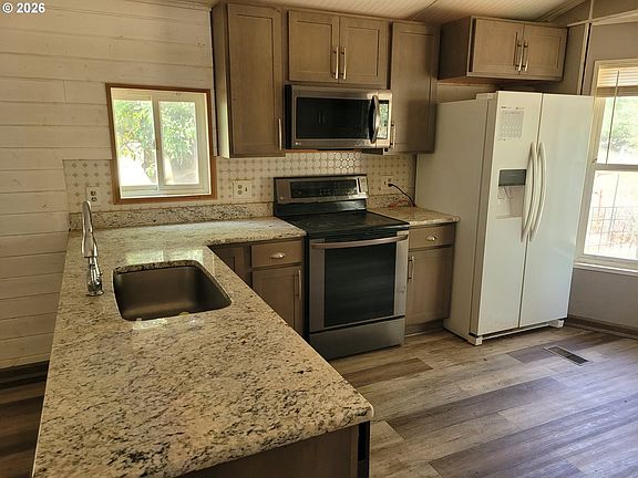 4th image of 1019 Olson St