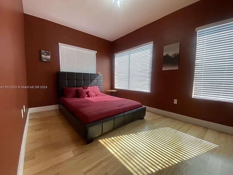 3445 SW 14th St #3445 — Photo 14