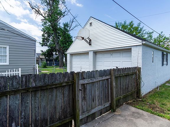 5th image of 3119 N Sherwood Ave