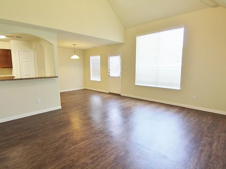 5903 Santa Cecilia Ln — Photo 4