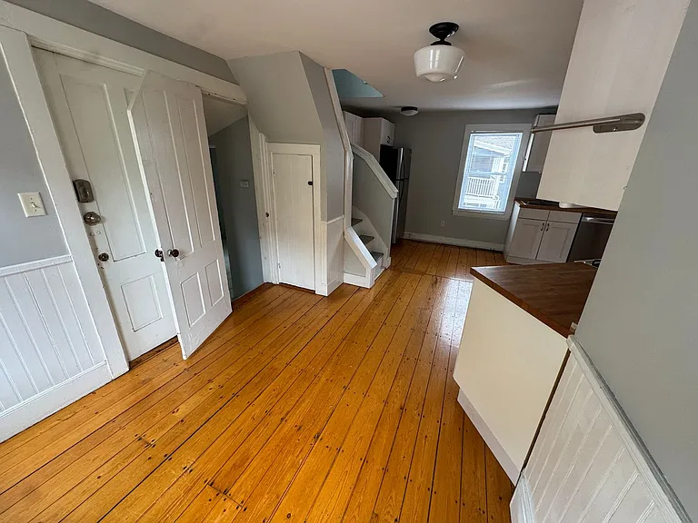 11 Russell Street — Photo 7