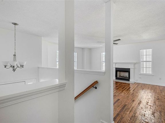 4th image of 6132 Christopher Ter