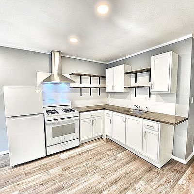 2nd image of 2618 9th St APT 3A