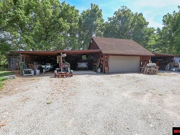 4th image of 170 Little Ln