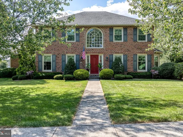 322 E Meadow Dr, Mechanicsburg, PA 17055