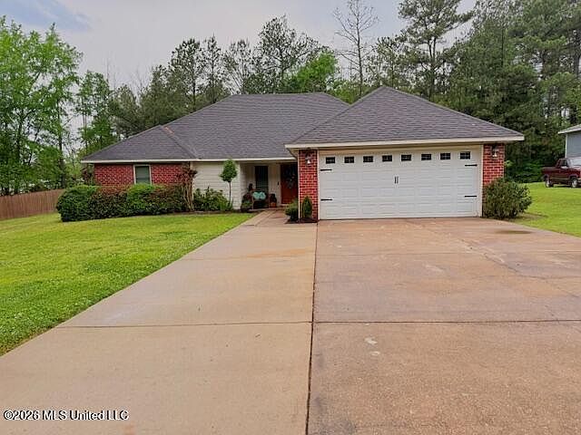 1st image of 400 Thompson Pl
