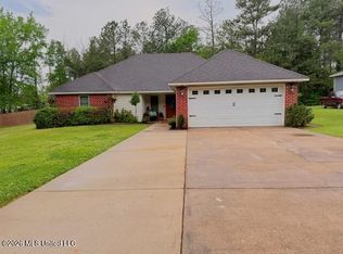 400 Thompson Pl, Pearl, MS 39208