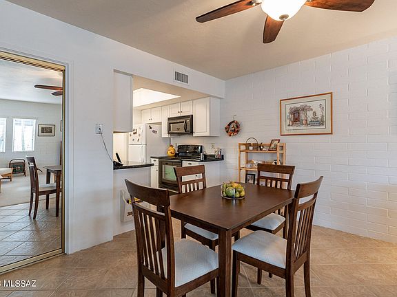 4th image of 398 W Calle De Las Flores