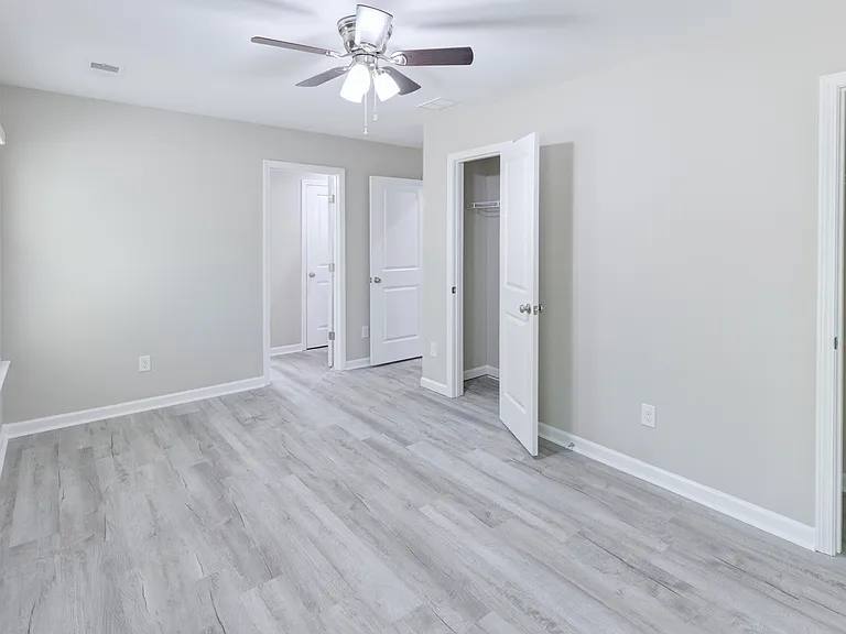 207 Woodlawn St — Photo 35