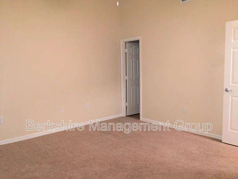 1106 Meadow Ave — Photo 10