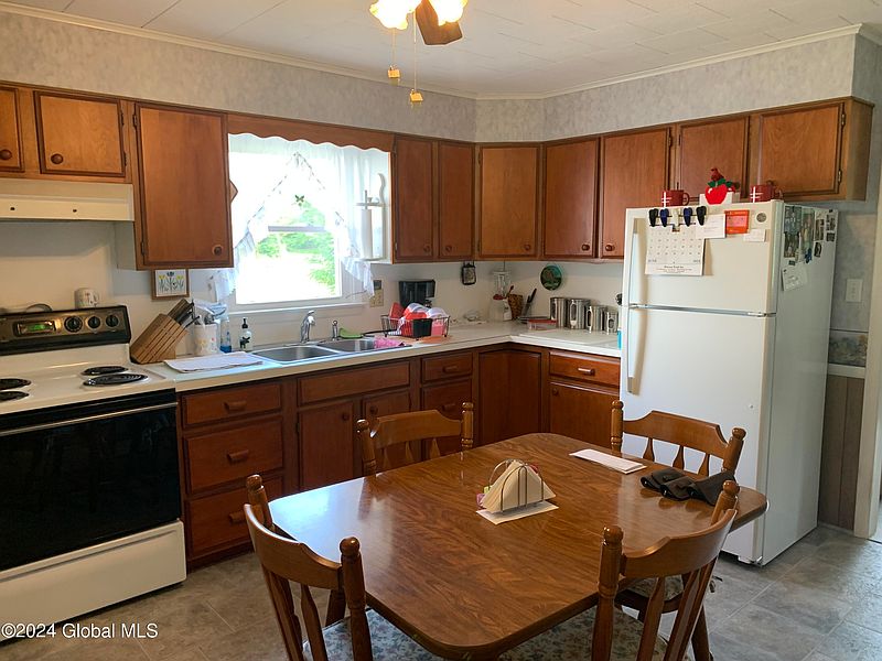4th image of 203 Alder Meadow Road