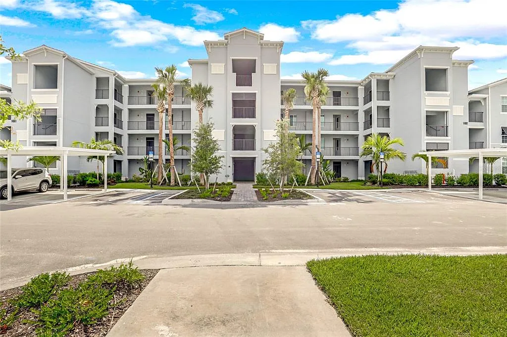 2 bed, 2.0 bath, 1120 sqft, $6,000 — Photo 1
