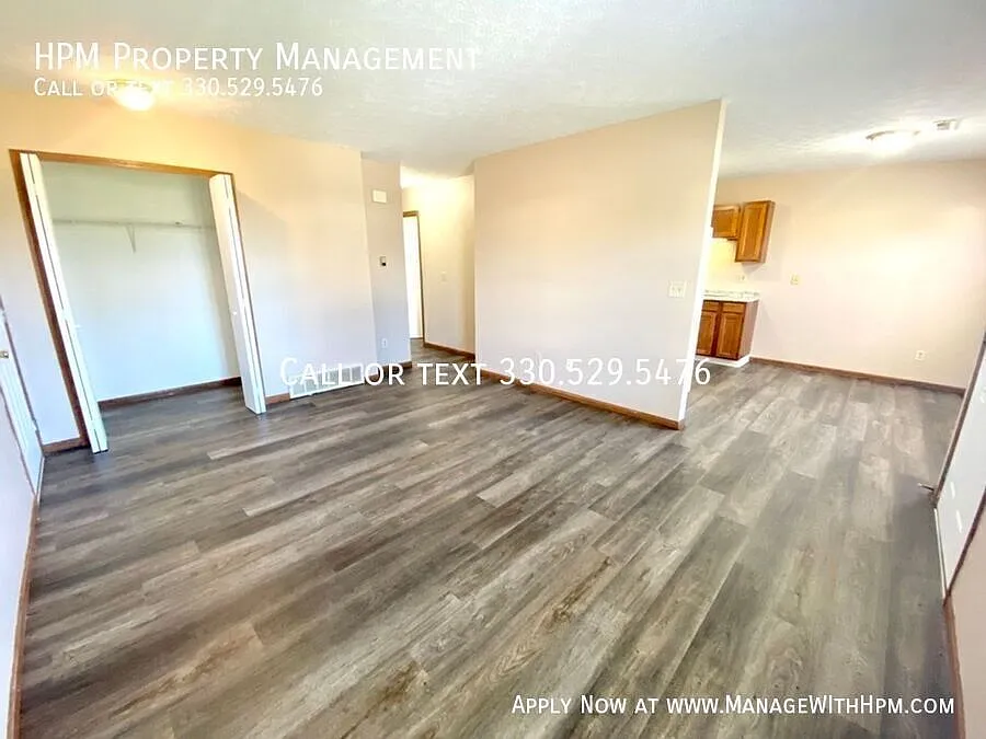 3 bed, 1.0 bath, 923 sqft, $1,250 — Photo 4