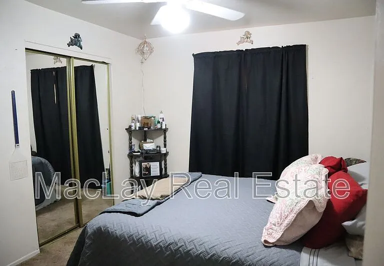 408 W Elgin St — Photo 8