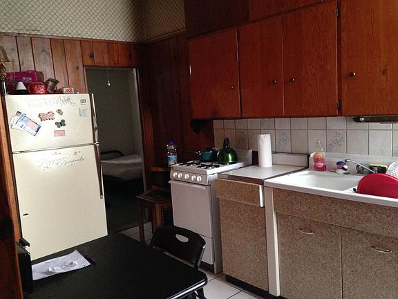 3rd image of 3 Hudson Ave #1S