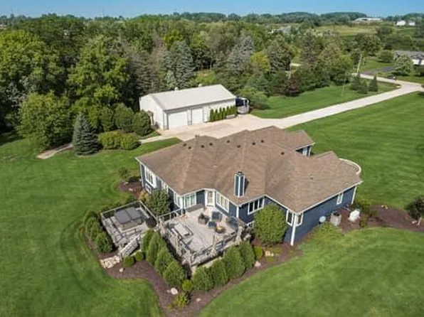 1611 51st STREET, Caledonia, WI 53108