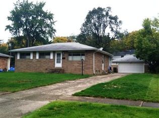 24278 Lebern Dr, North Olmsted, OH 44070