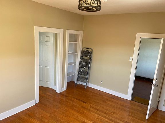 2nd image of 4525 Fountain Ave APT 210
