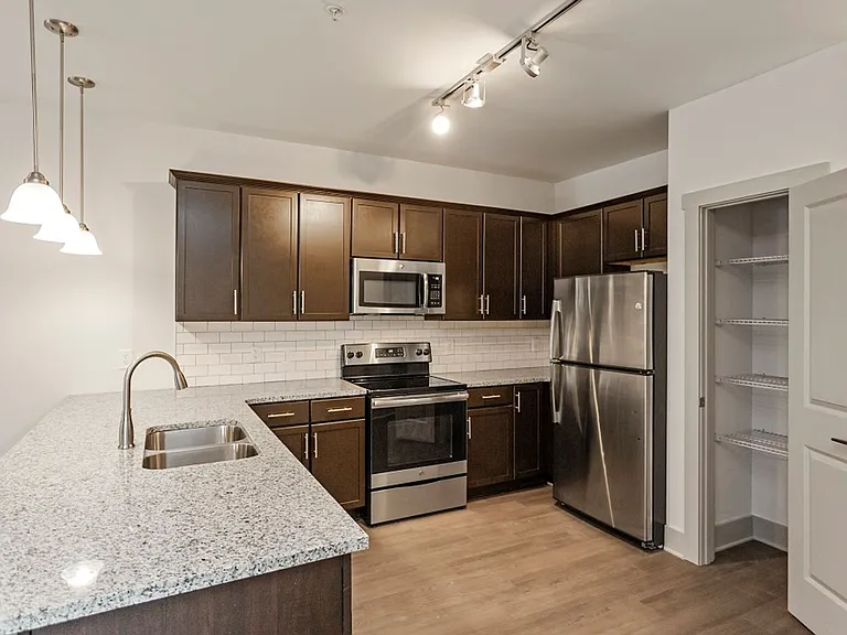 Heritage East Apartments — Photo 41