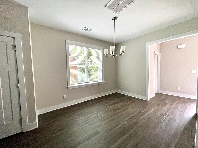 411 Barbour St — Photo 14
