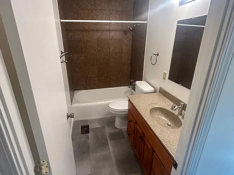 2827 Kentucky Ave — Photo 8