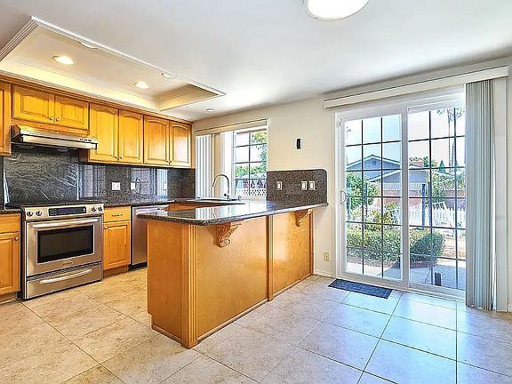 2nd image of 2043 W 166th St