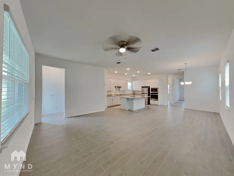 762 Middleton St — Photo 3