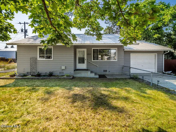 1717 N Spokane St, Post Falls, ID 83854