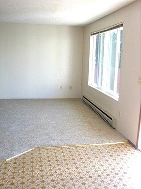 3rd image of 401 2nd St APT 1