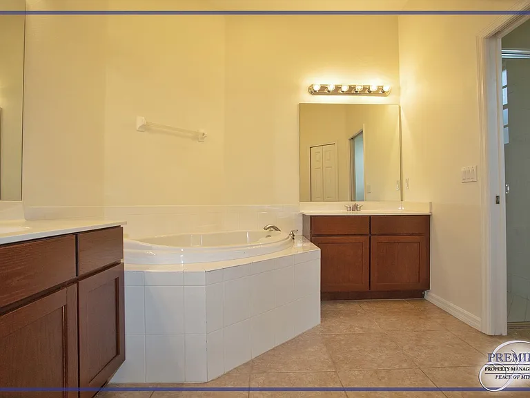 3555 Poinsettia Ave — Photo 27
