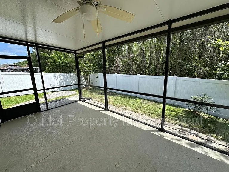 4749 Waterside Pointe Cir — Photo 12