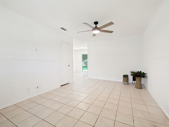 2nd image of 709 E Main St