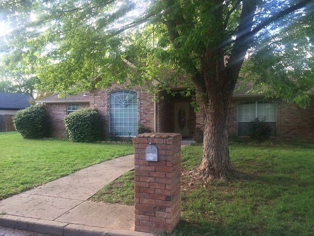 1st image of 937 Crooked Oak Dr