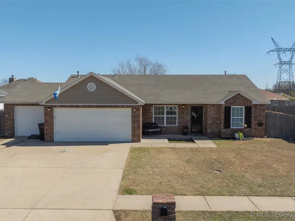 1134 S Catalina Dr, Oologah, OK 74053