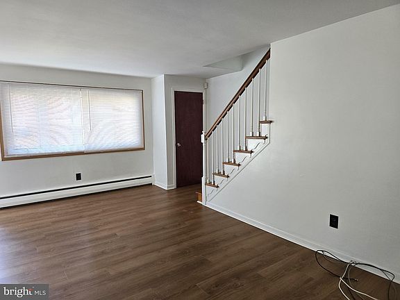 3rd image of 167 S Wells Ave