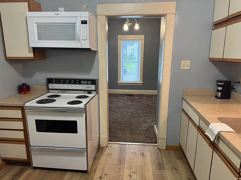 1149 E Indiana Ave — Photo 14